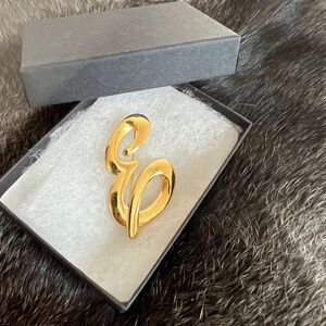 'E' Brooch Vintage Pin Goldtone